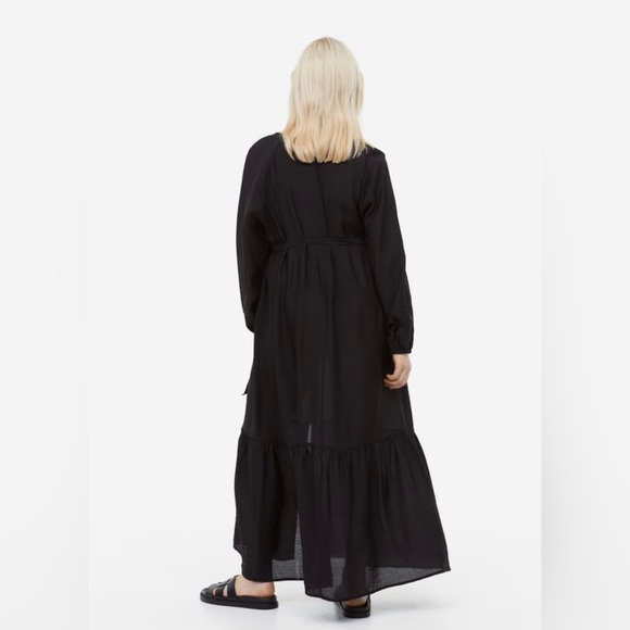 Cute, light, summer H&M black maxi dress with long sleeves. - Picture 3 of 12